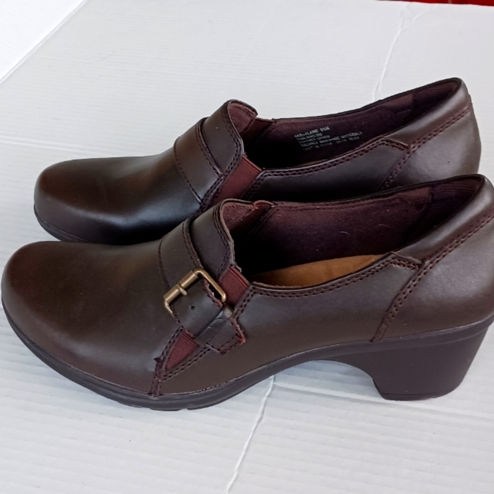 Bass Women's size 9-1/2 brown slip-on Elaine heel shoes excellent condition